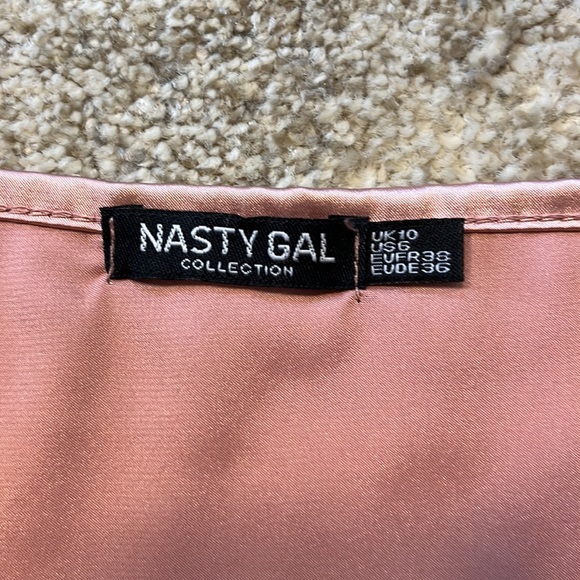 Nasty Gal scoop neck silk dusty rose pink cami size 6 - Picture 3 of 3